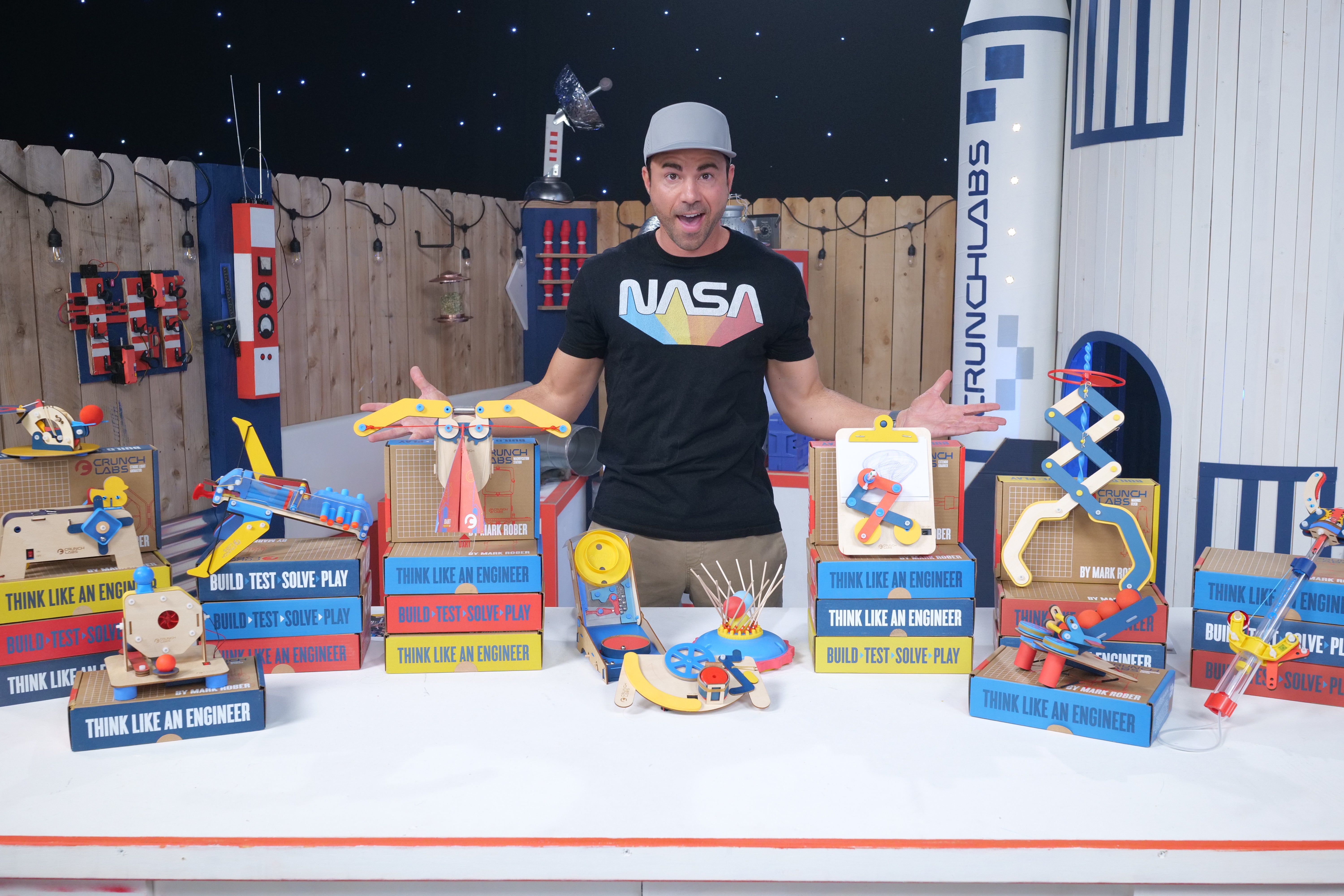 Video Introducing Camp CrunchLabs (Summer Camp)